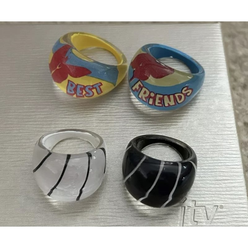 Lot Of 4 Vintage Lucite Rings